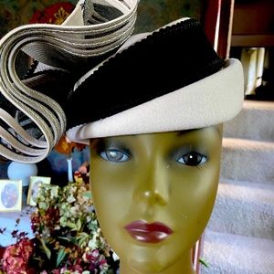 Lovely, Black and White sophisticated ladies hat.